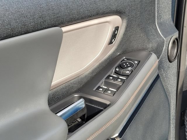 Used 2025 Ford Expedition Active RWD image 18