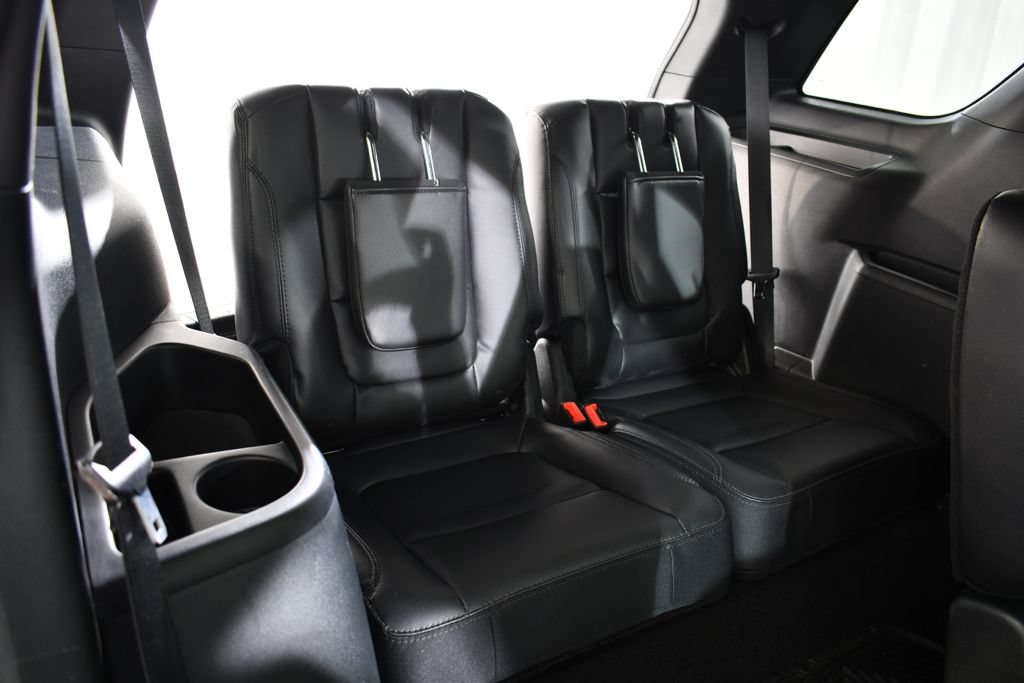 Used 2019 Ford Explorer XLT w/ Equipment Group 202A AWD/4WD image 20