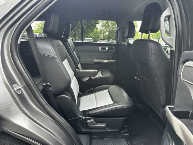 Used 2023 Ford Explorer XLT w/ Equipment Group 202A AWD/4WD image 37