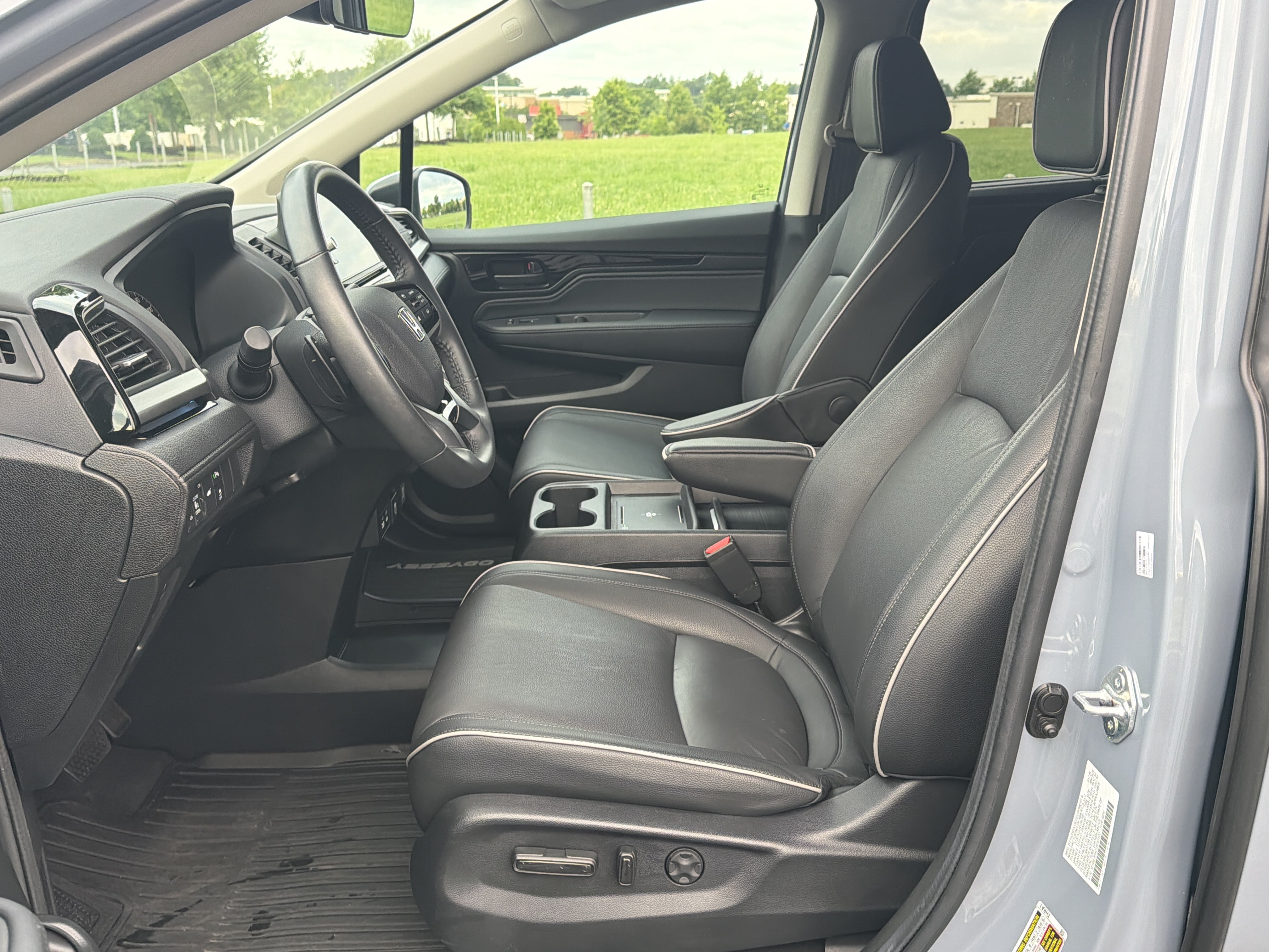 Certified 2025 Honda Odyssey Touring image 24