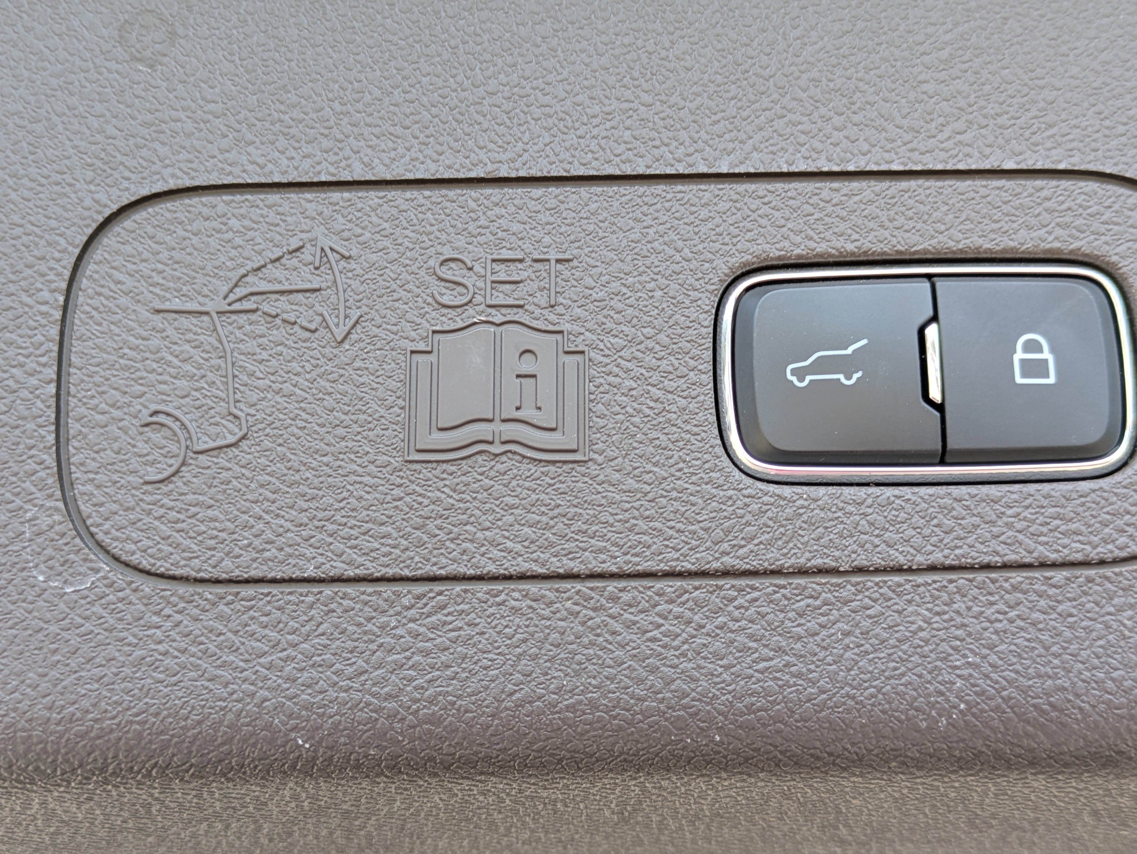 Used 2024 Lincoln Aviator AWD w/ Premium Package image 12