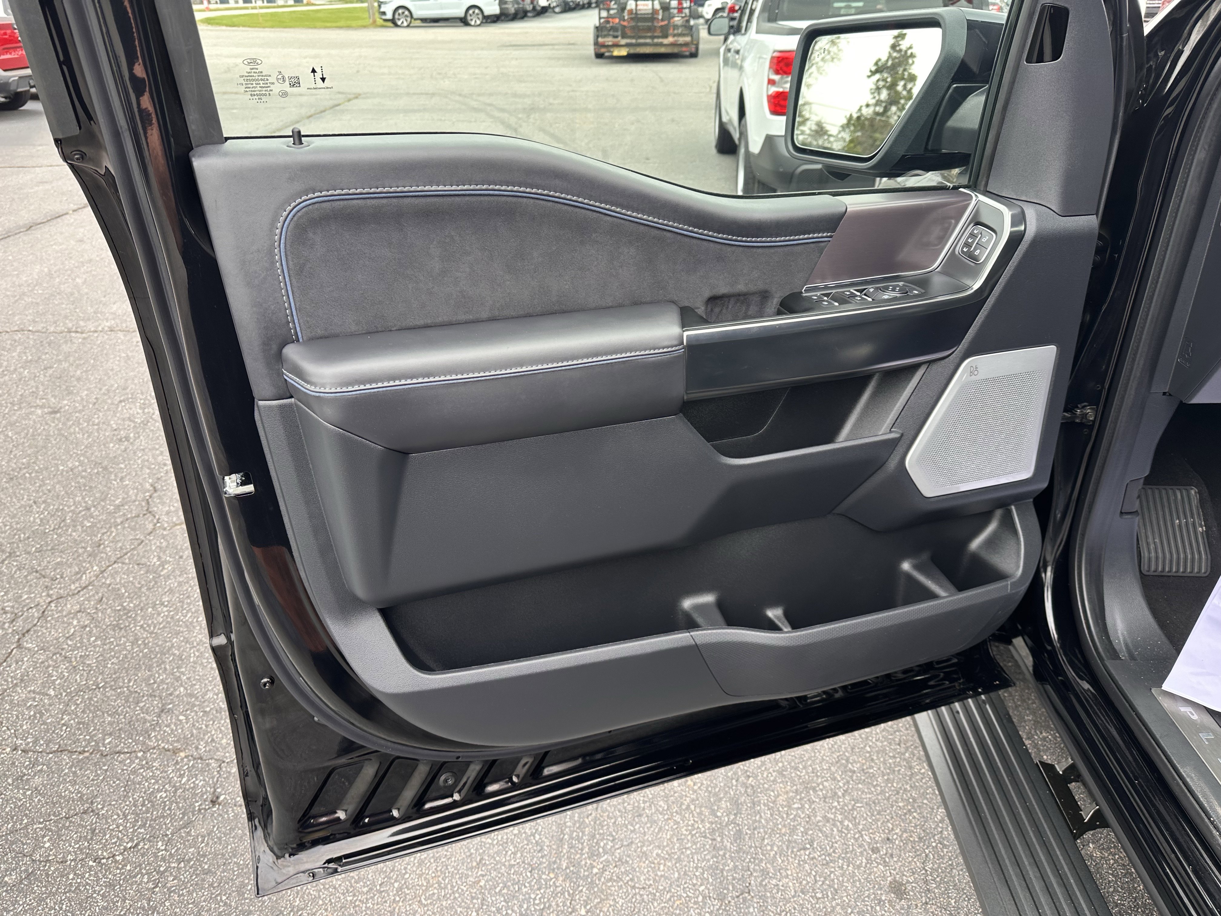 Used 2025 Ford F150 Platinum w/ Equipment Group 702A High image 9