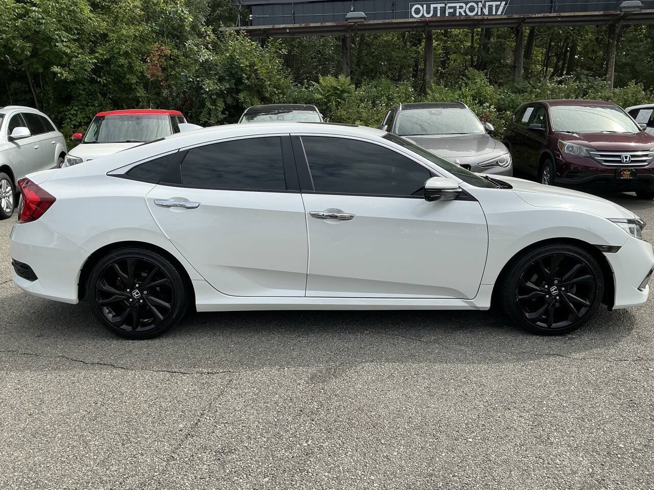 Used 2019 Honda Civic Touring image 4
