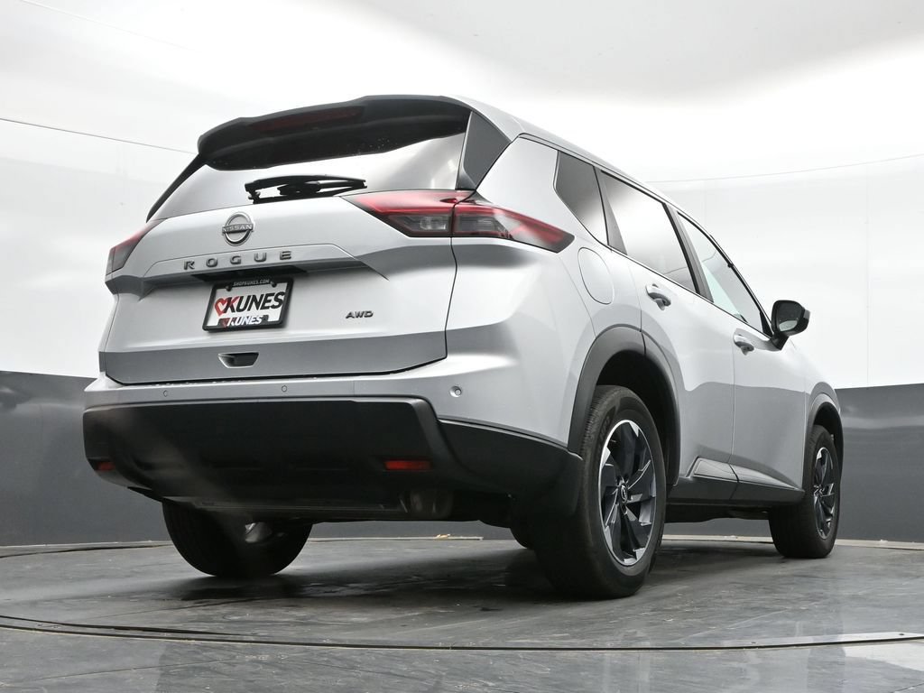 Used 2025 Nissan Rogue SV AWD/4WD image 37