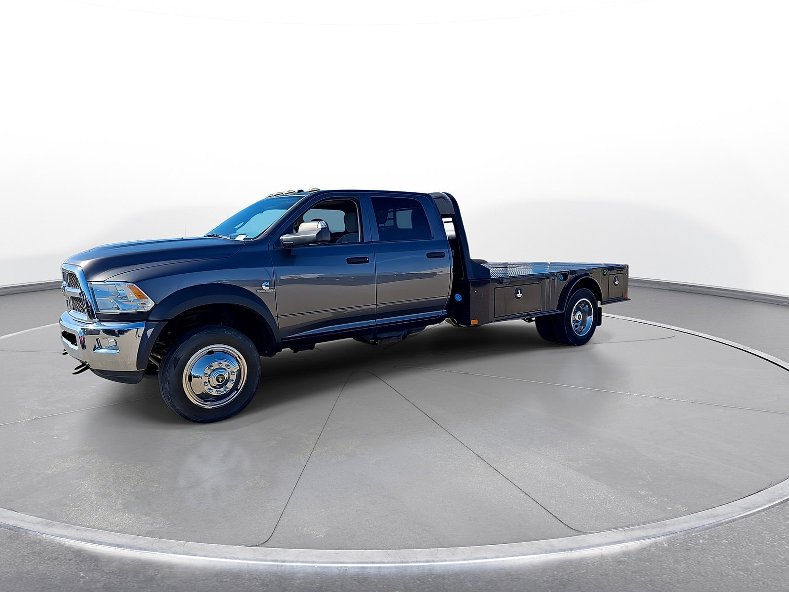 Used 2017 RAM 5500 Tradesman w/ Max Tow Package RWD image 4