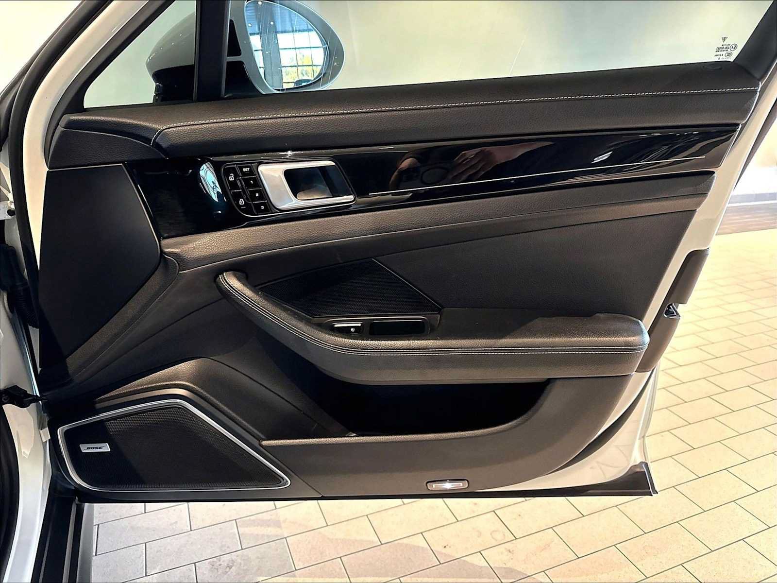 Used 2020 Porsche Panamera 4 AWD/4WD image 28