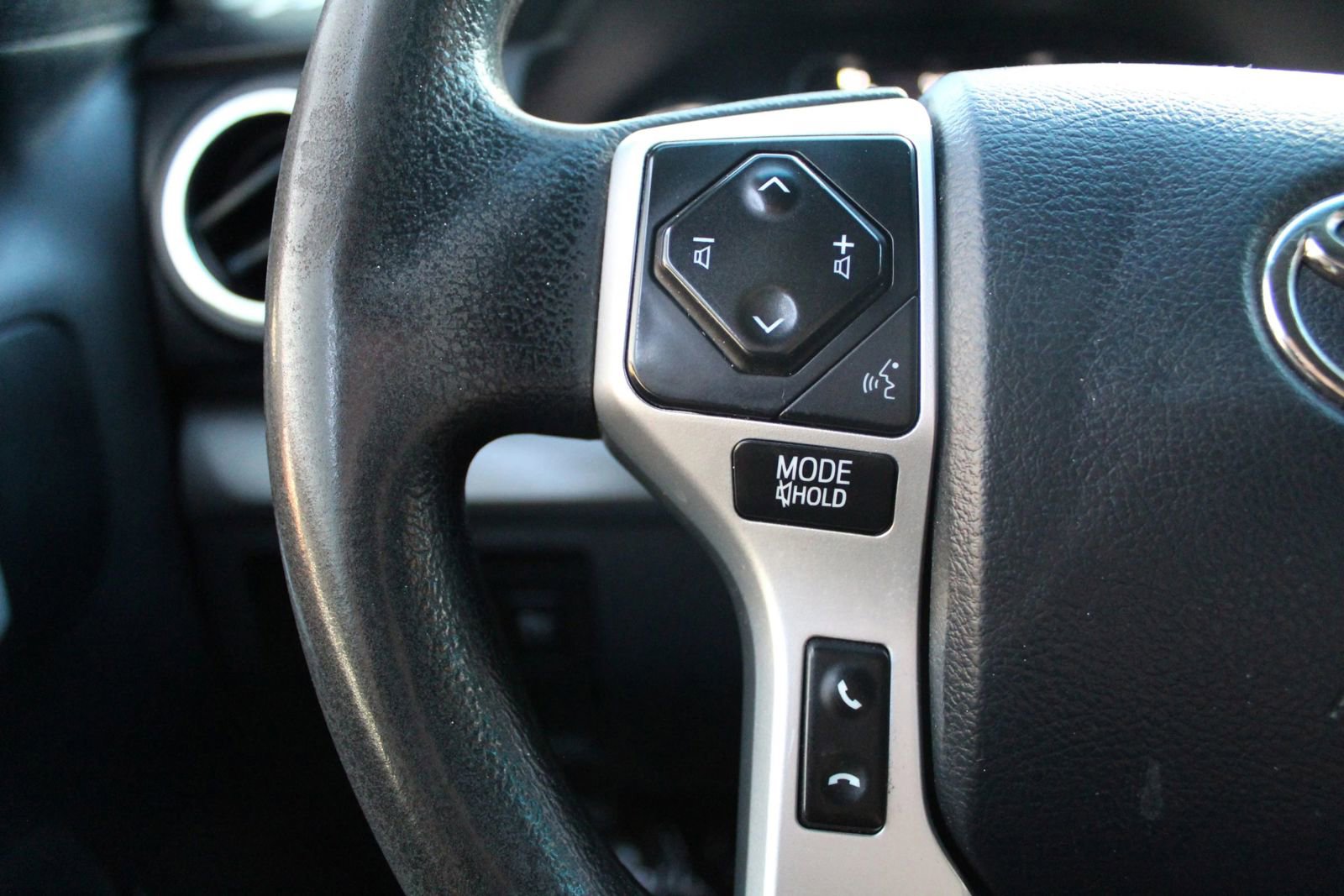 Used 2018 Toyota Tundra SR5 RWD image 16