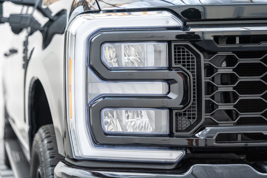 New 2026 Ford F250 Lariat w/ Black Appearance Package AWD/4WD image 14