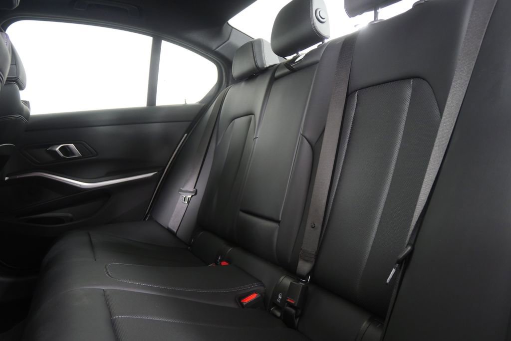 Used 2025 BMW 330i Sedan RWD image 14