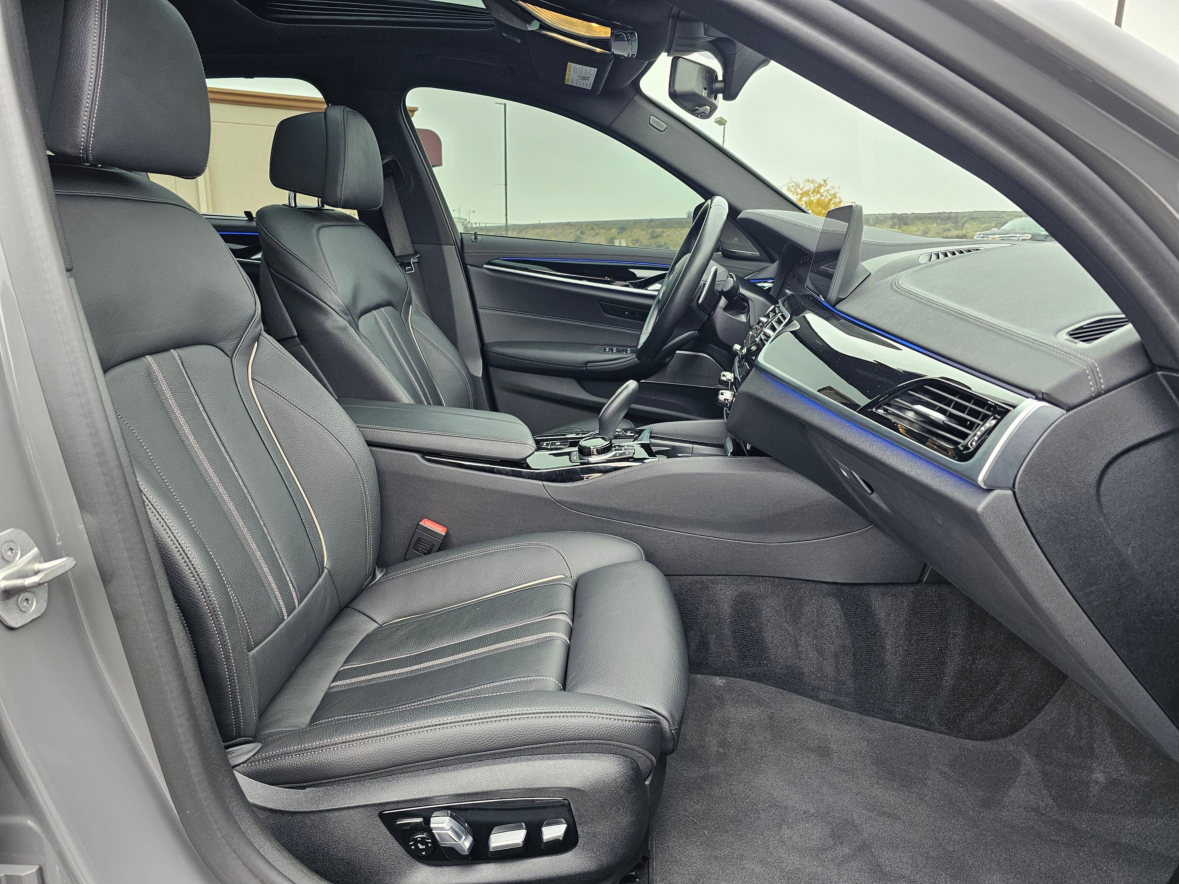 Certified 2022 BMW M550i xDrive w/ Executive Package image 15