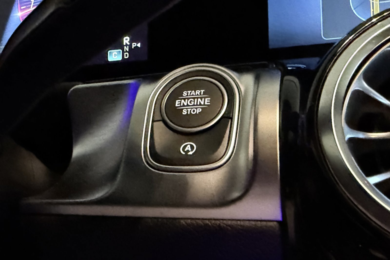 New 2025 Mercedes-Benz GLB 250 4MATIC image 21