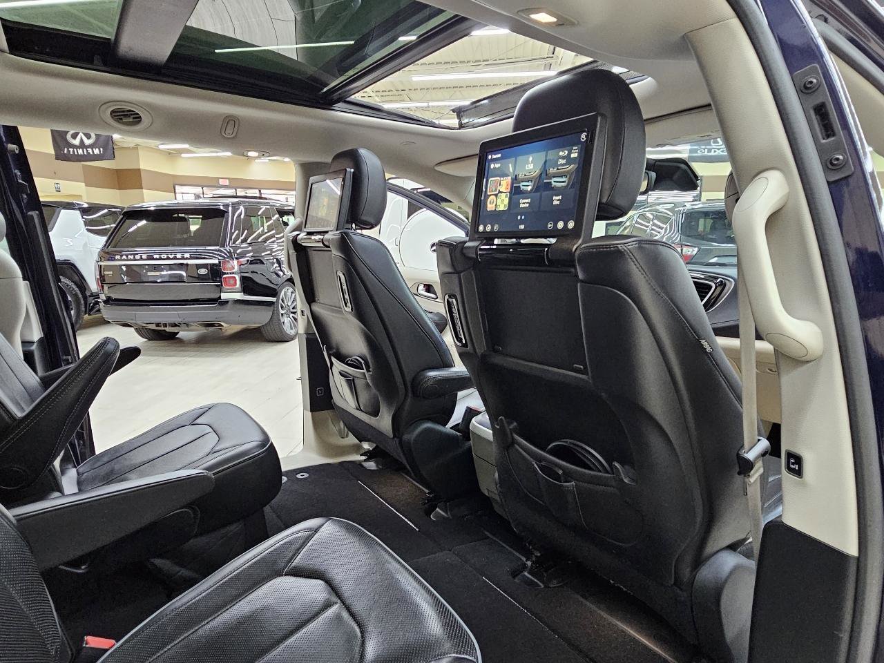 Used 2017 Chrysler Pacifica Limited FWD image 25