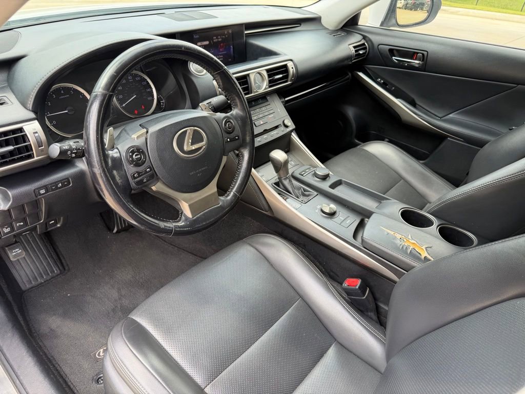 Used 2016 Lexus IS 200t w/ Premium Package RWD image 12