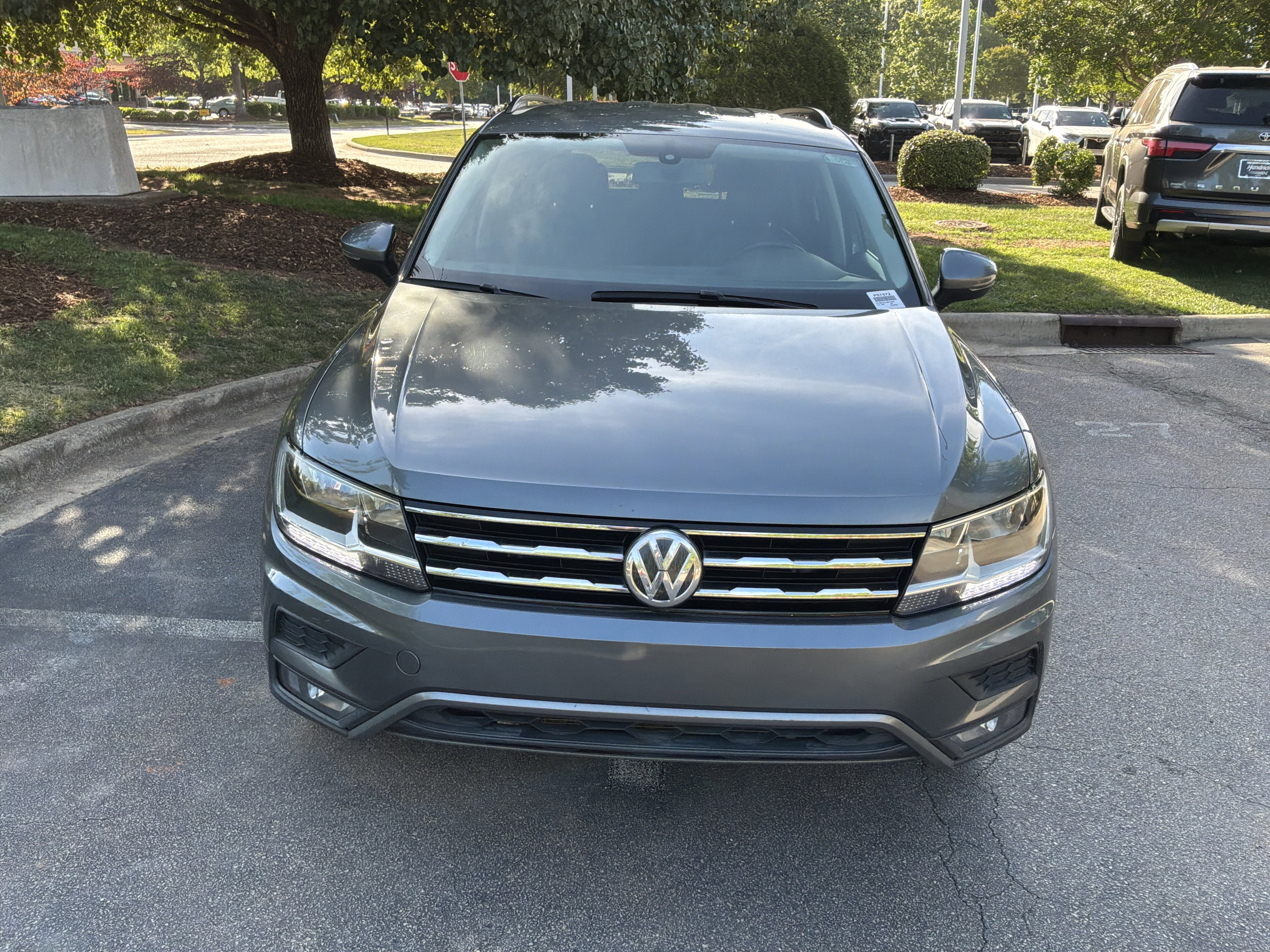 Used 2018 Volkswagen Tiguan SE AWD/4WD image 3