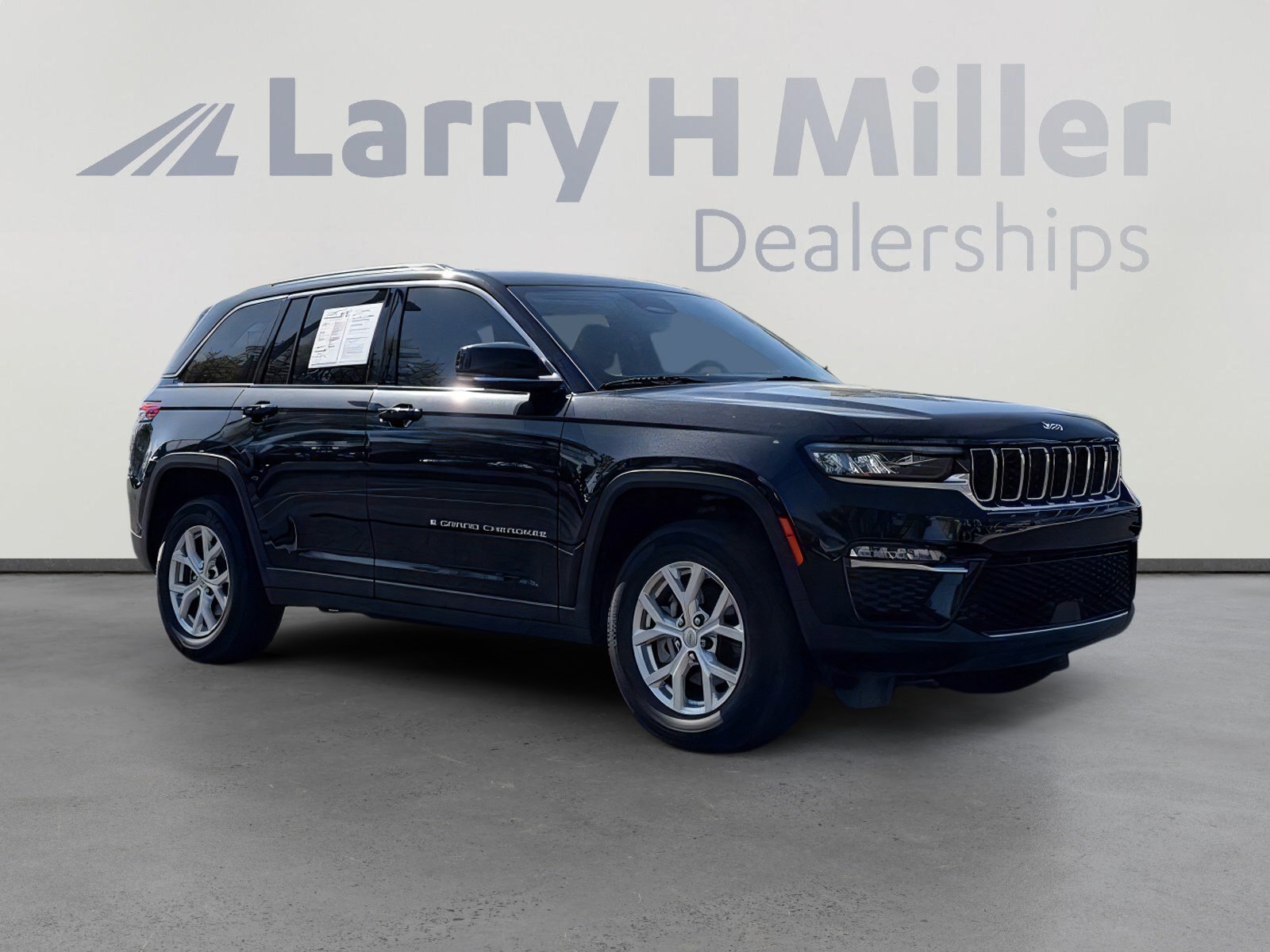 Used 2023 Jeep Grand Cherokee Limited RWD image 8
