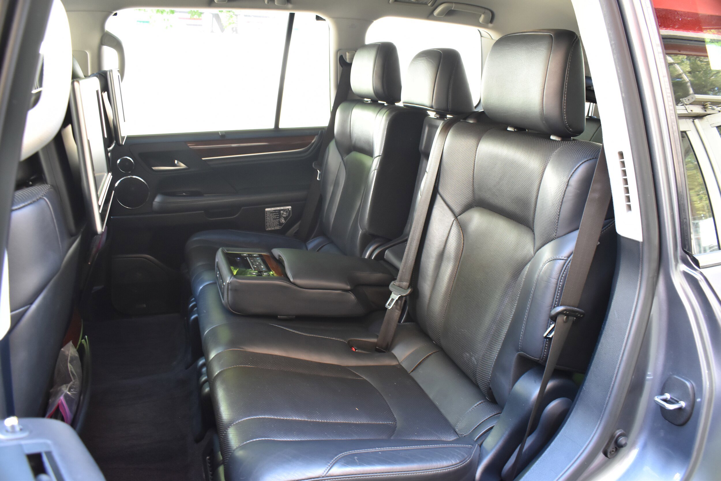 Used 2018 Lexus LX 570 4WD w/ Luxury Package image 24