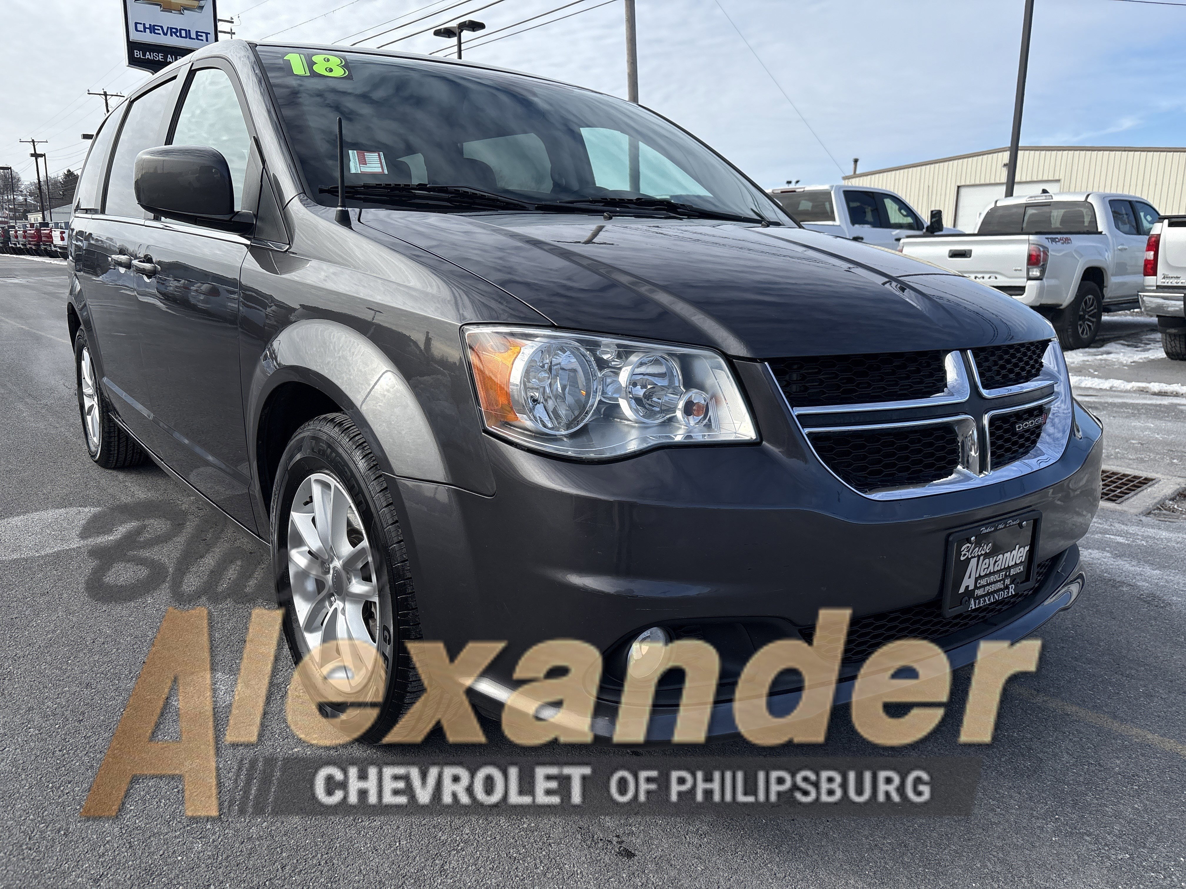 Used 2018 Dodge Grand Caravan SXT image 1