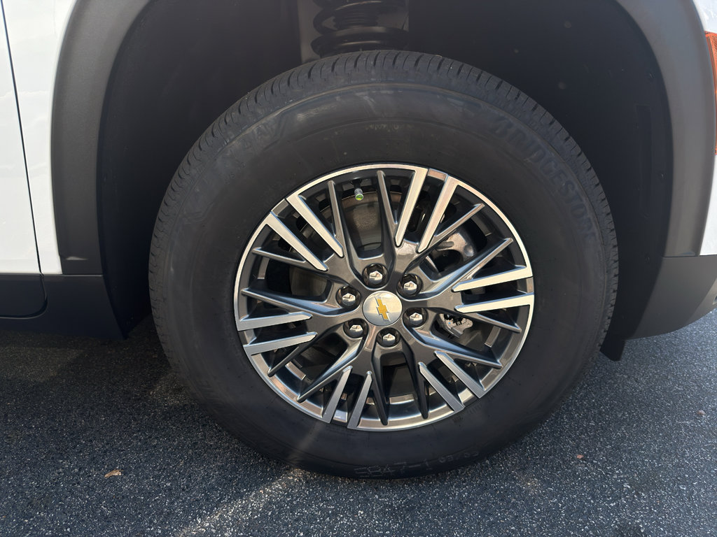 New 2026 Chevrolet Traverse LT w/ LPO, Floor Liner Package FWD image 35