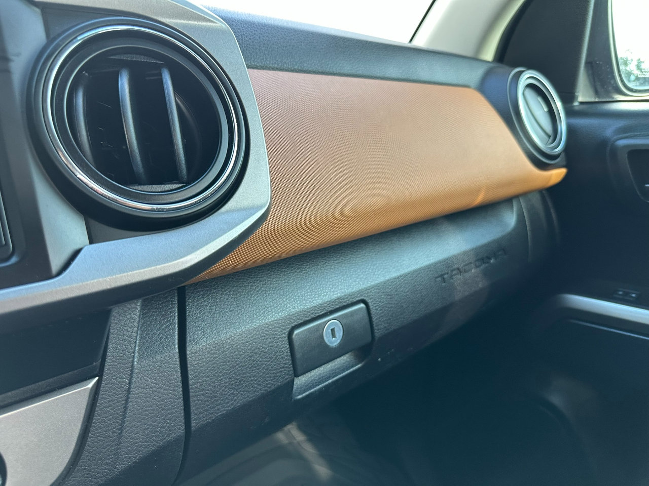 Used 2019 Toyota Tacoma SR5 image 37