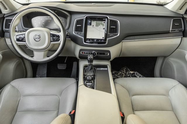 Used 2020 Volvo XC90 T5 Momentum FWD image 7