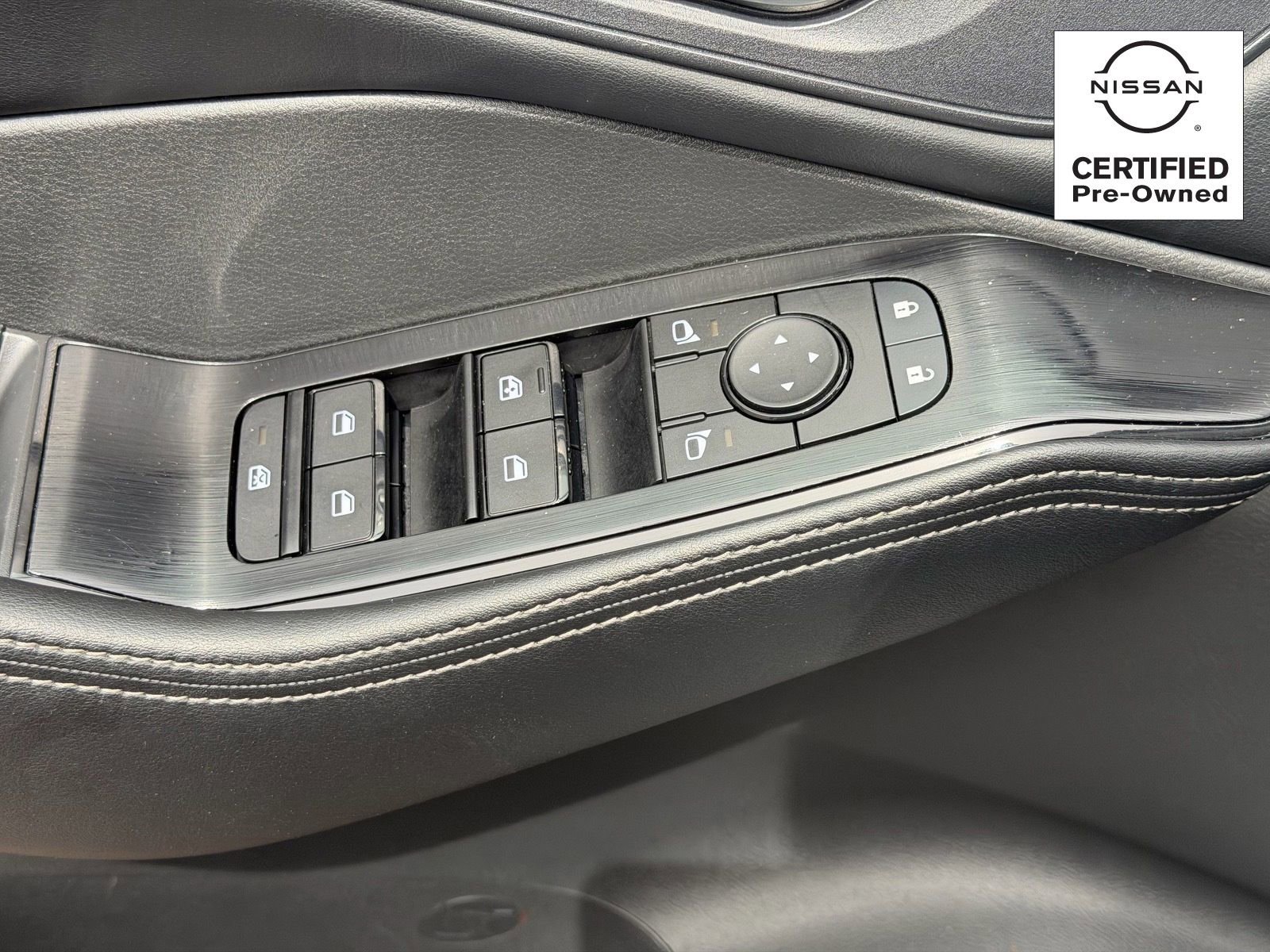 Certified 2025 Nissan Rogue SV FWD image 17