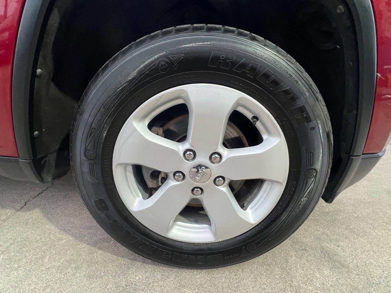 Used 2012 Jeep Grand Cherokee Laredo AWD/4WD image 11