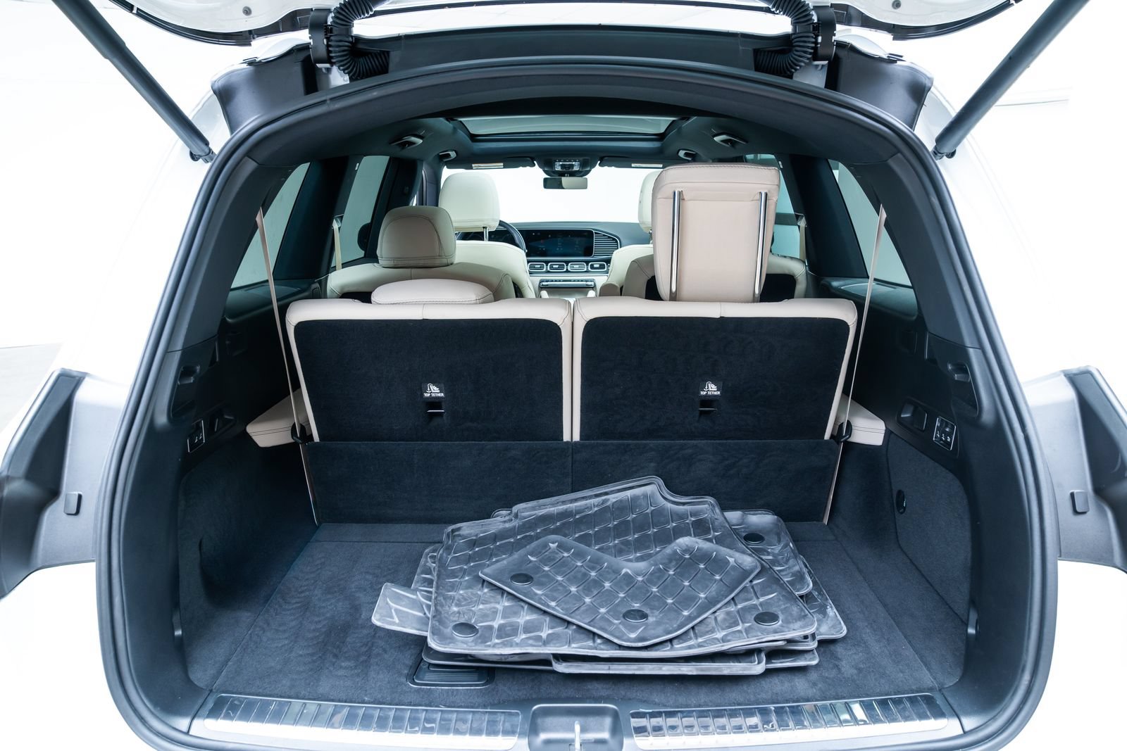 Used 2025 Mercedes-Benz GLS 450 4MATIC image 7