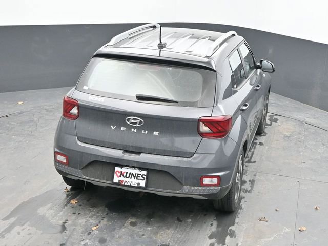Used 2023 Hyundai Venue Limited image 19
