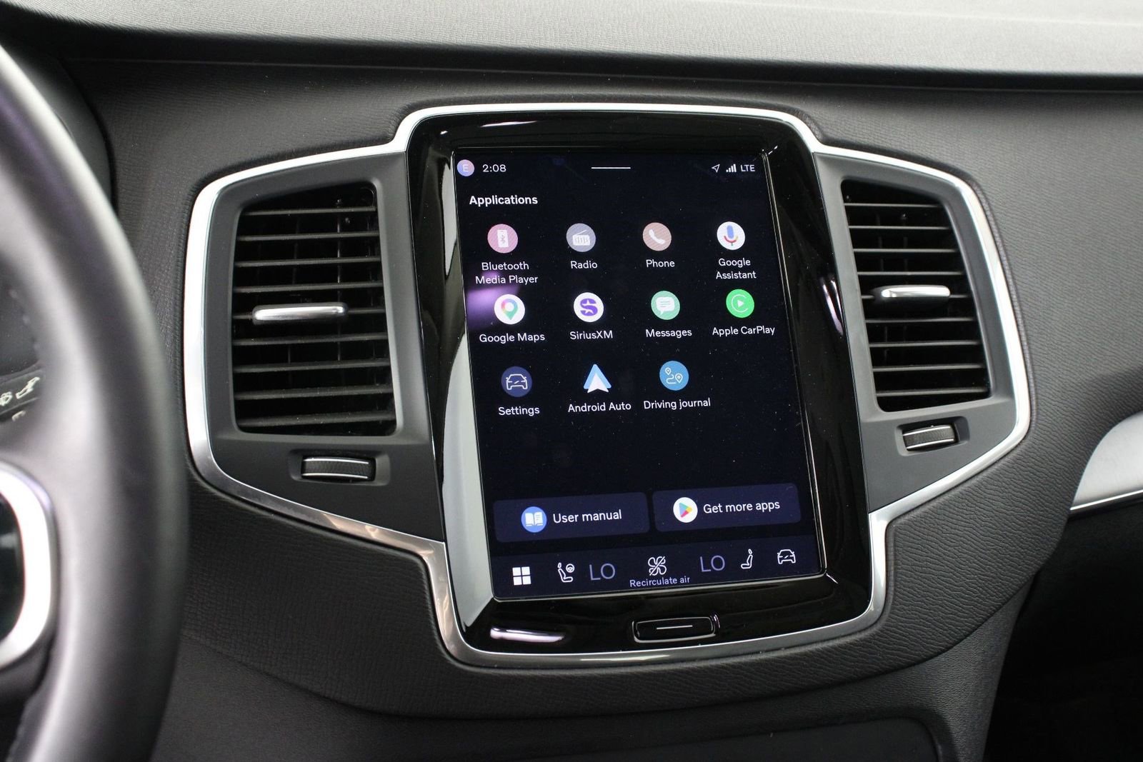 Certified 2024 Volvo XC90 B5 Core w/ Protection Package Premier image 9