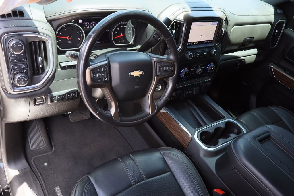 Used 2022 Chevrolet Silverado 3500 High Country w/ Technology Package AWD/4WD image 12
