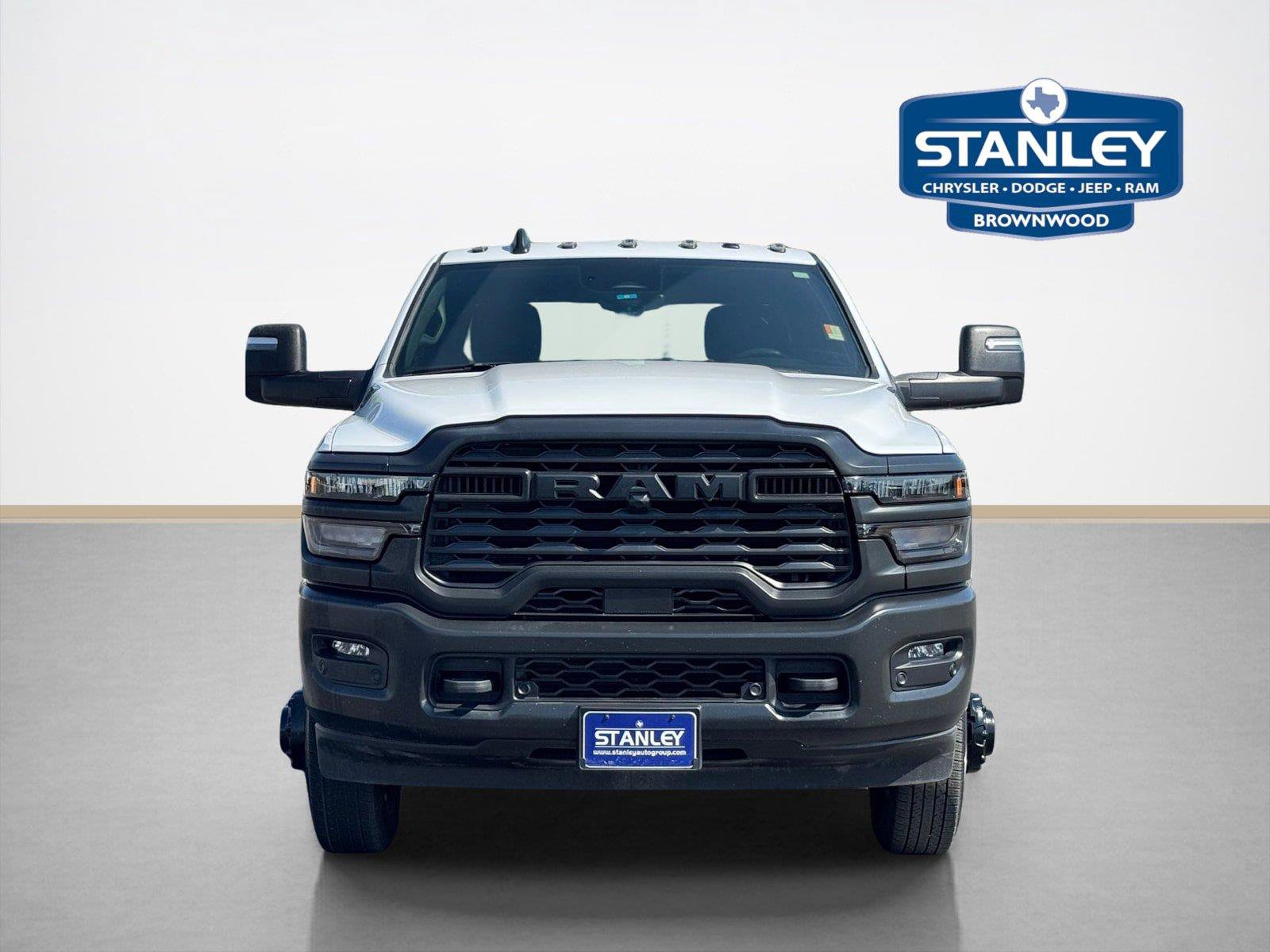 Used 2025 RAM 3500 Tradesman AWD/4WD image 2
