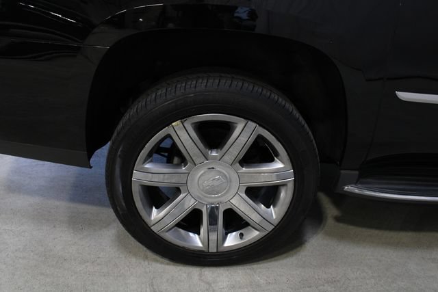 Used 2020 Cadillac Escalade ESV Luxury RWD image 28