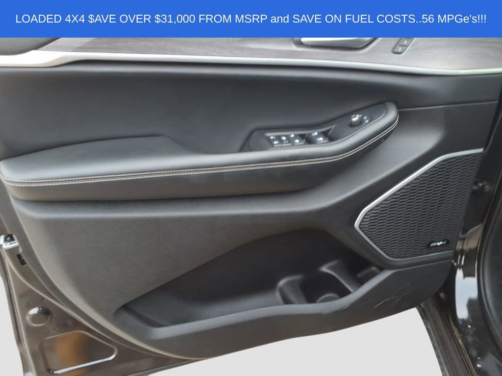 Used 2023 Jeep Grand Cherokee 4WD 4xe image 18