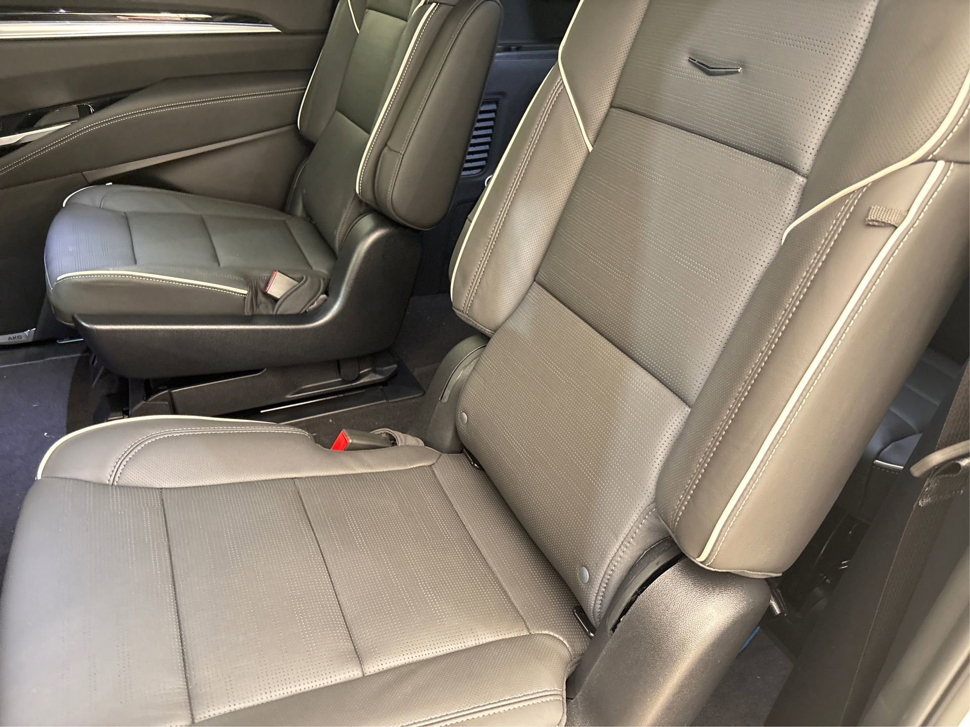 New 2025 Cadillac Escalade ESV Sport w/ LPO, ONYX Package image 10