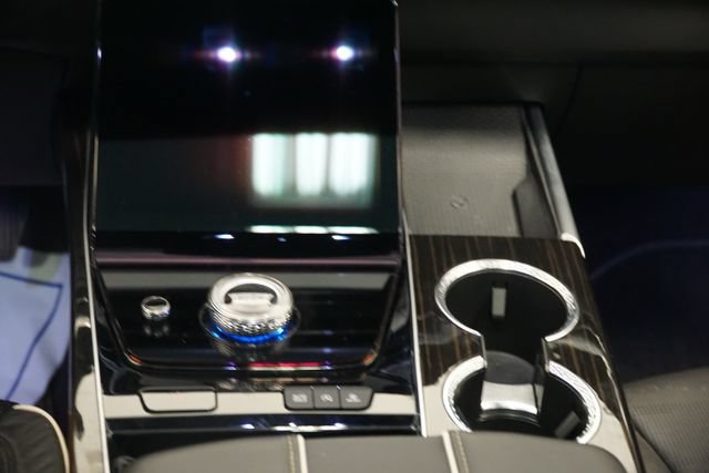 Certified 2025 Cadillac Escalade Premium Luxury AWD/4WD image 14