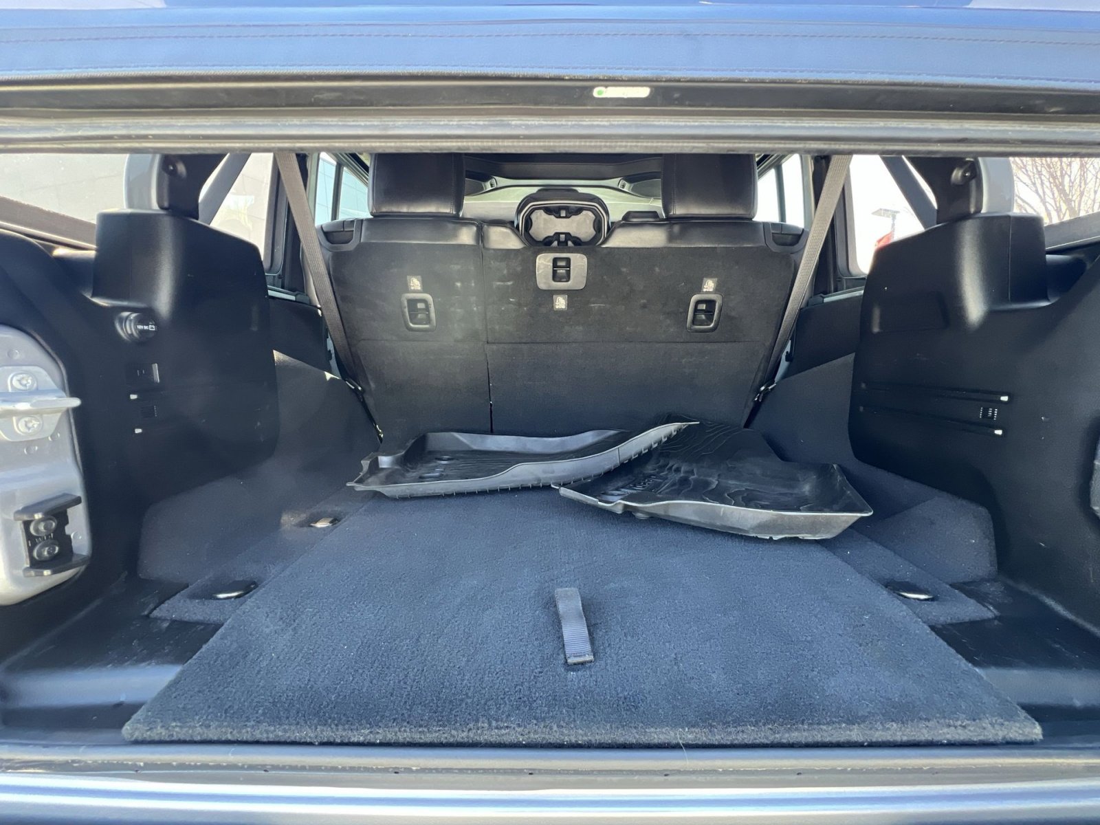 Used 2018 Jeep Wrangler Unlimited Rubicon w/ Steel Bumper Group image 24