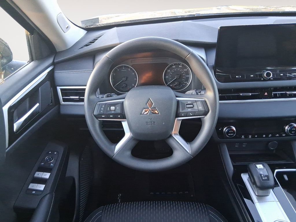 New 2026 Mitsubishi Outlander ES AWD/4WD image 12