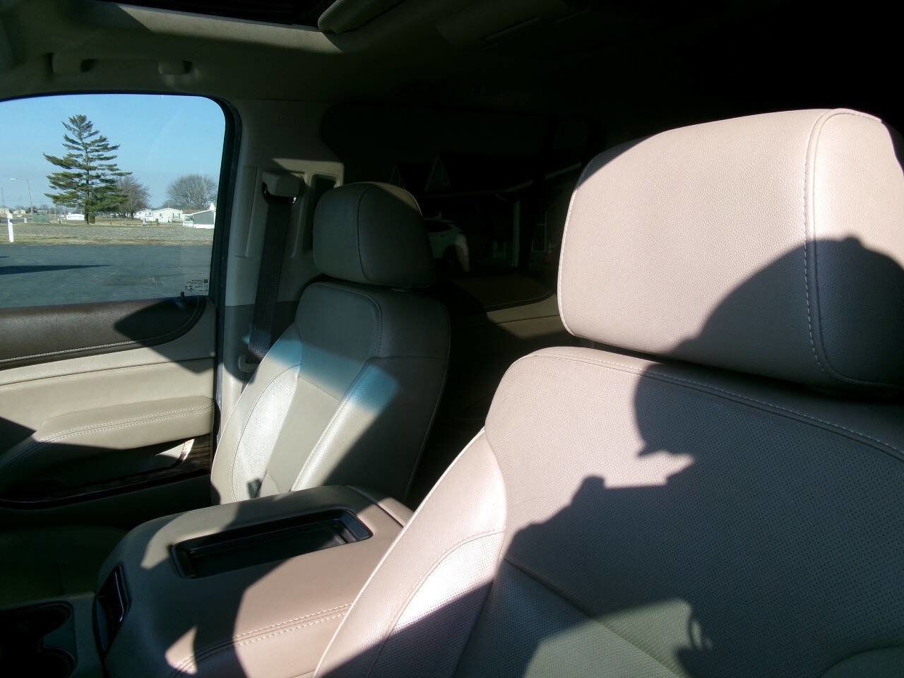 Used 2019 GMC Yukon XL SLT w/ Premium Edition image 17