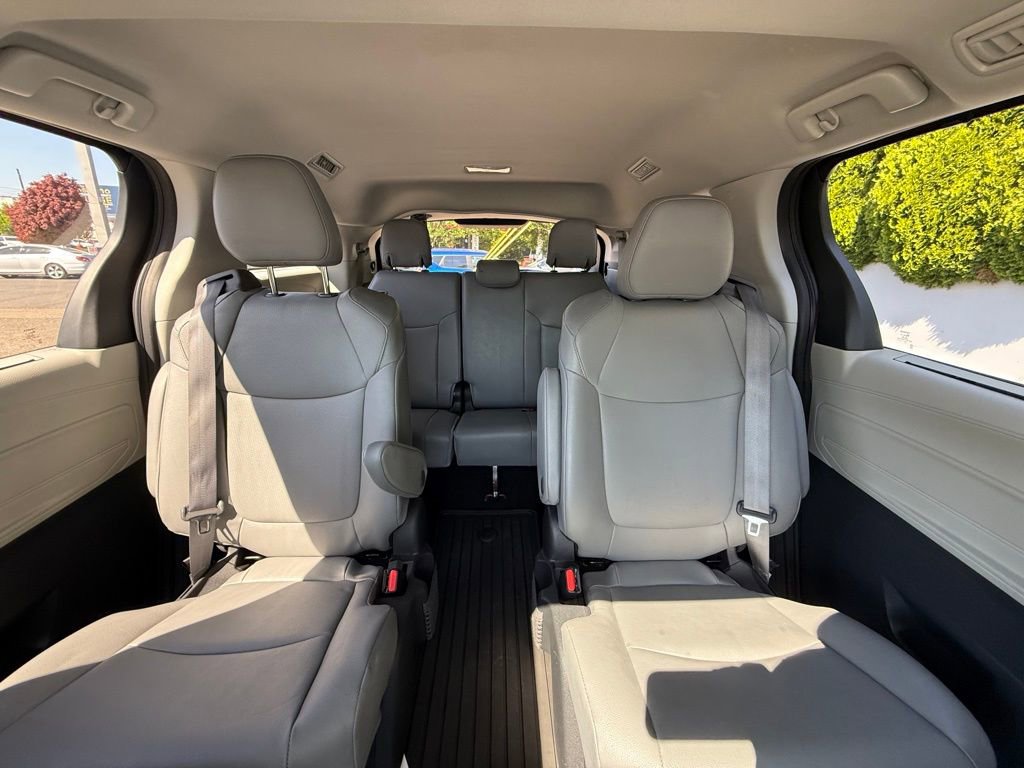 Certified 2023 Toyota Sienna XLE AWD/4WD image 18