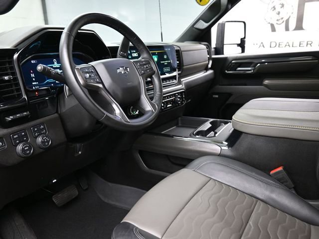 Used 2024 Chevrolet Silverado 2500 ZR2 w/ Technology Package image 18