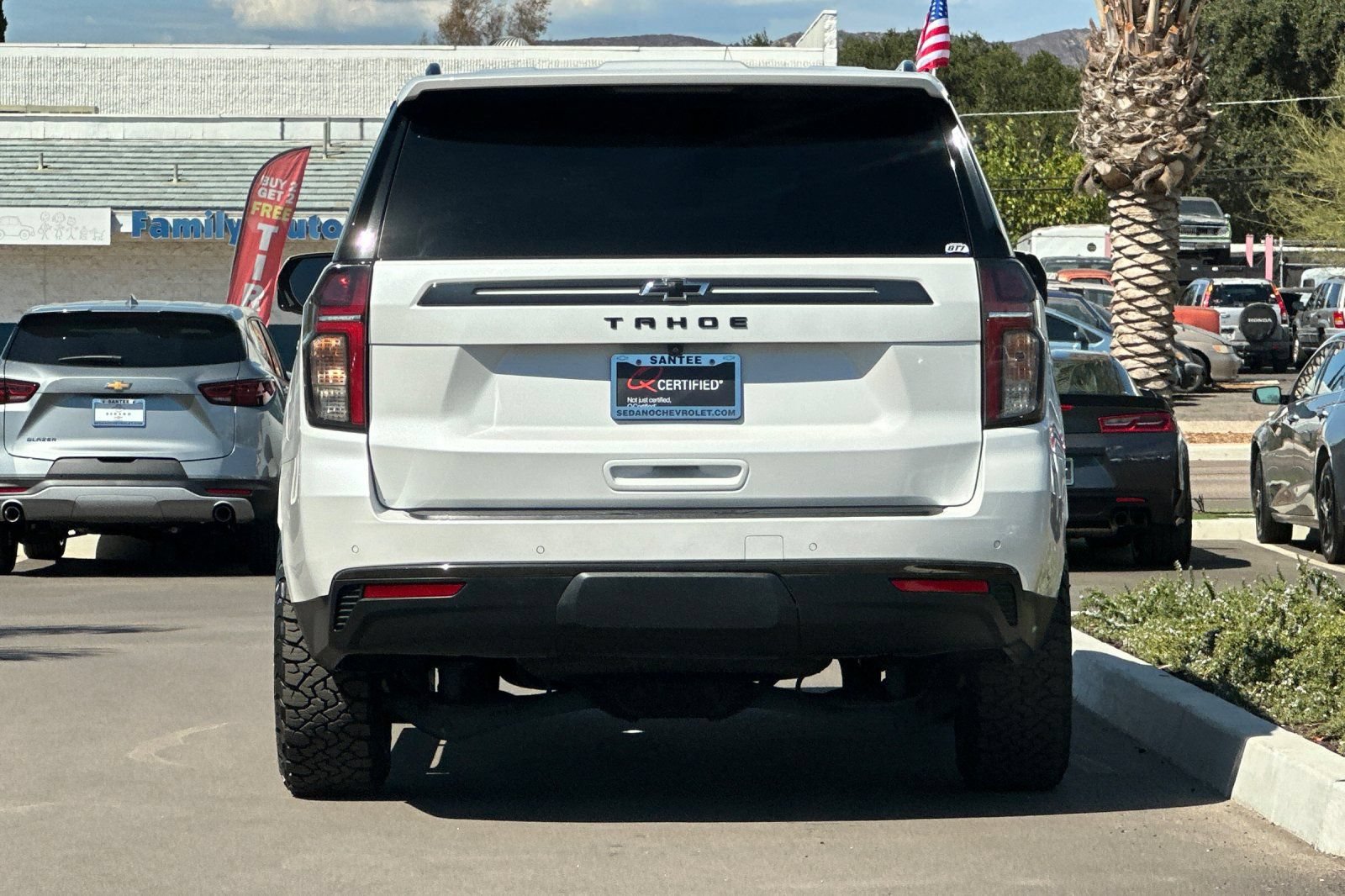Used 2021 Chevrolet Tahoe Z71 w/ Luxury Package AWD/4WD image 5
