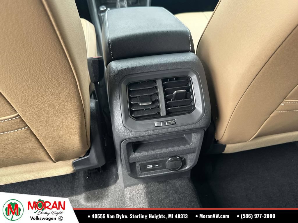 Certified 2024 Volkswagen Tiguan SE AWD/4WD image 13
