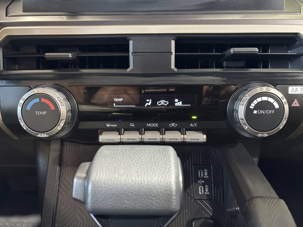 Certified 2025 Toyota Tacoma SR5 AWD/4WD image 20