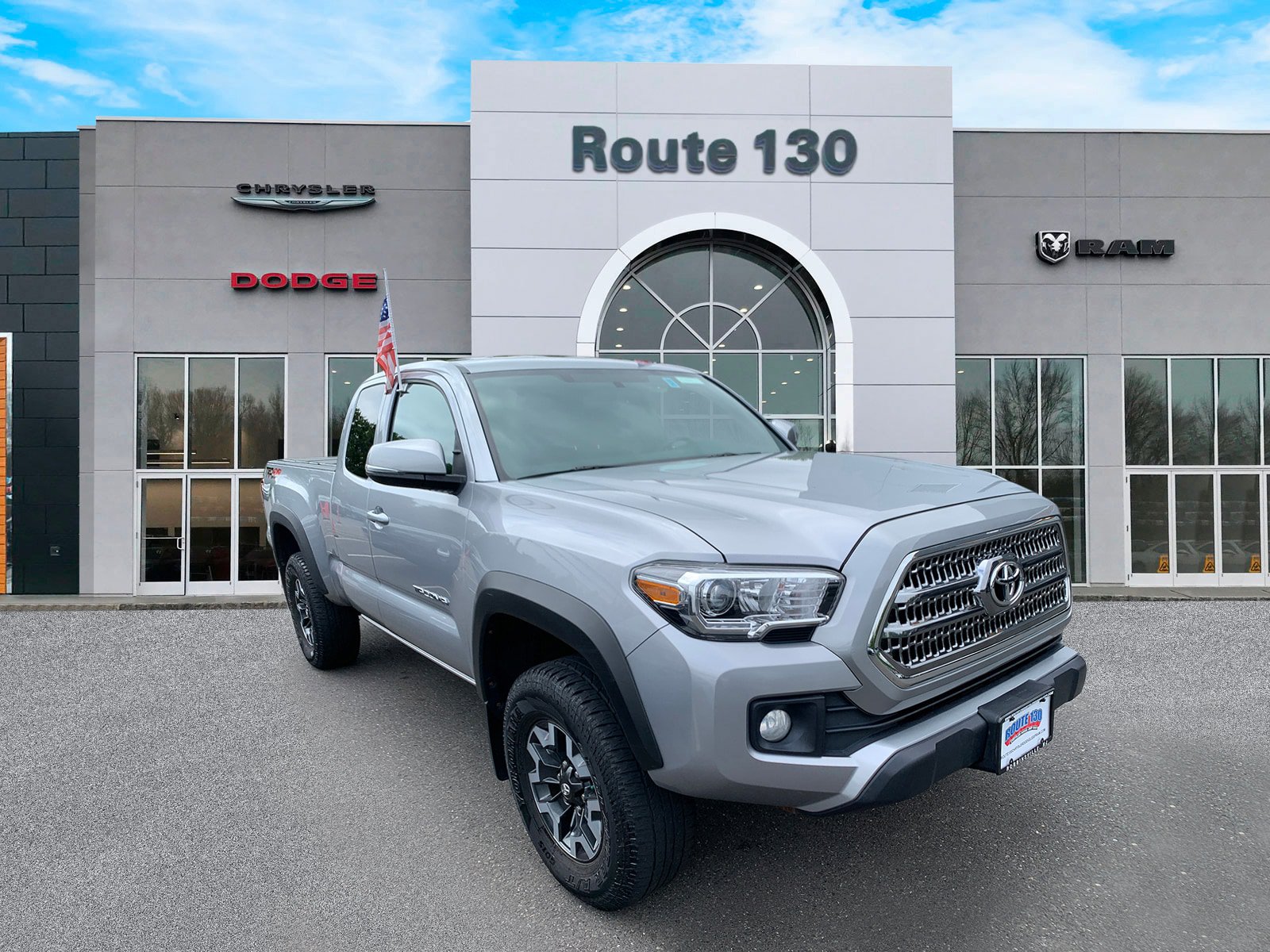 Used 2016 Toyota Tacoma TRD Off-Road w/ Premium & Technology Package AWD/4WD image 5