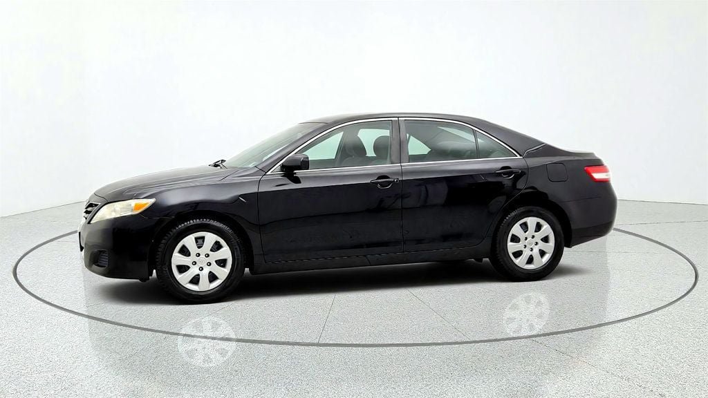 Used 2010 Toyota Camry LE FWD image 8