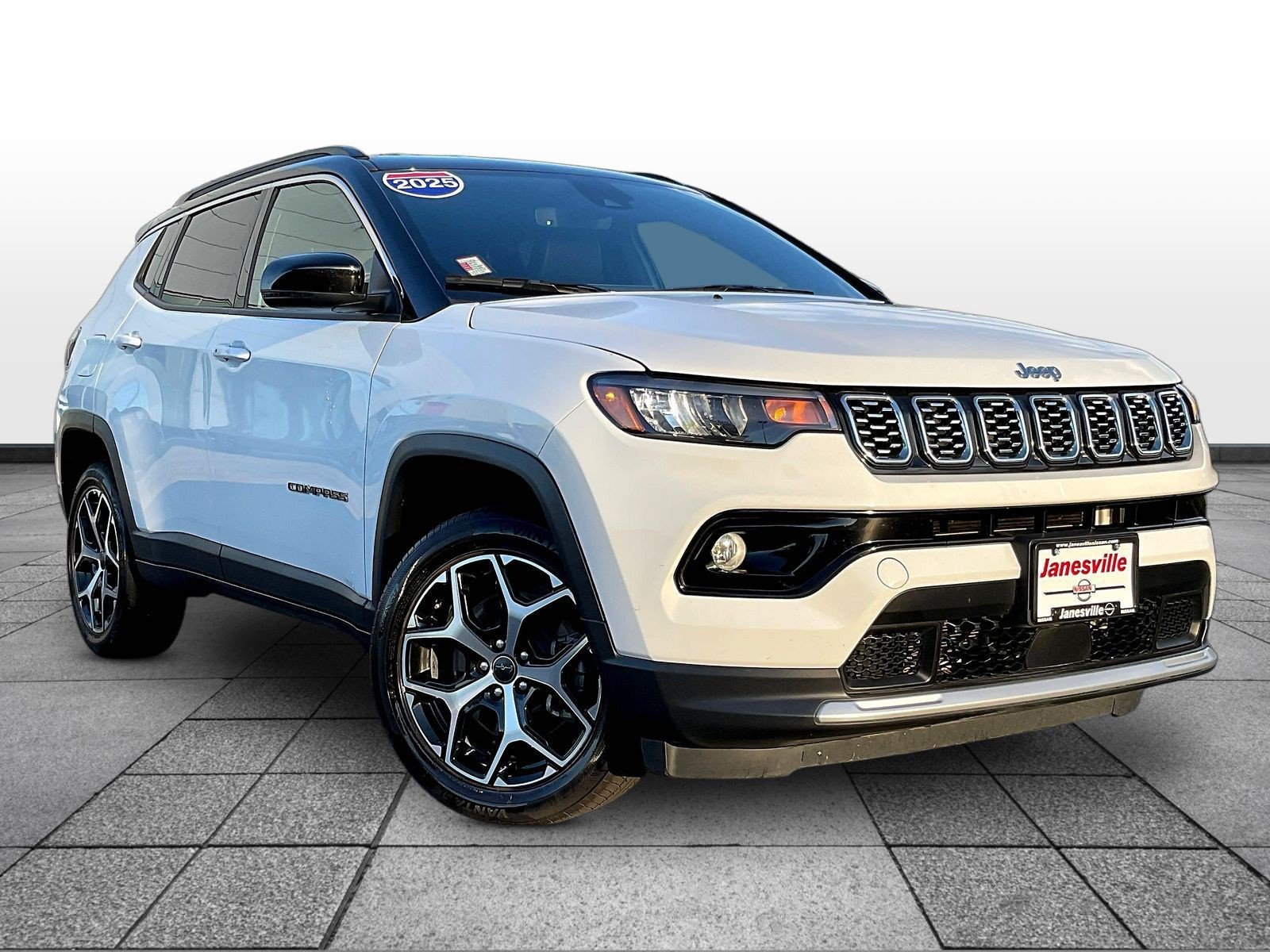 Used 2025 Jeep Compass Limited AWD/4WD image 1