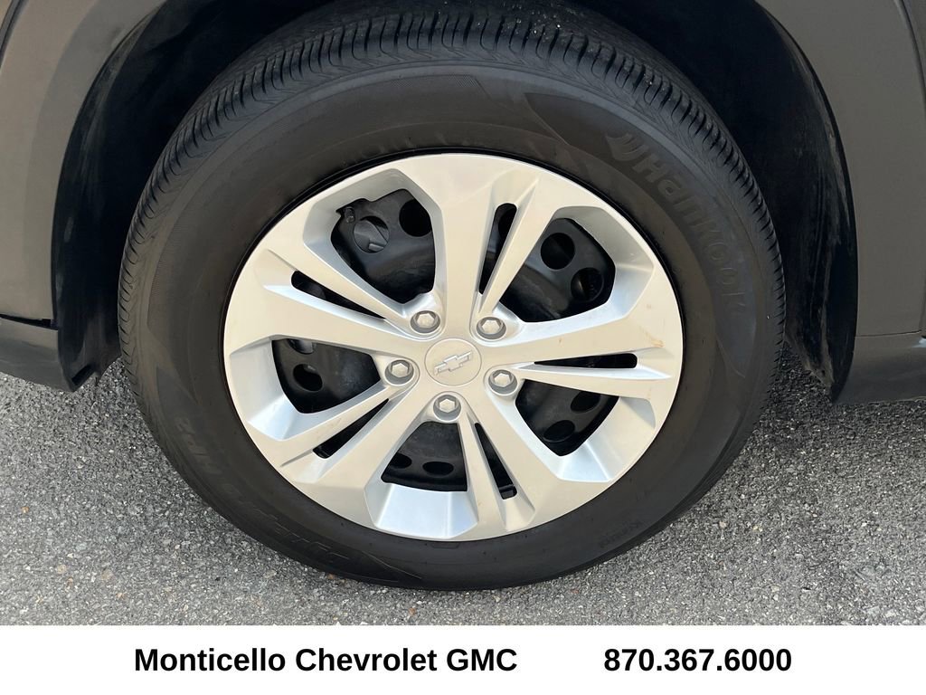 Used 2025 Chevrolet Trax LS FWD image 26