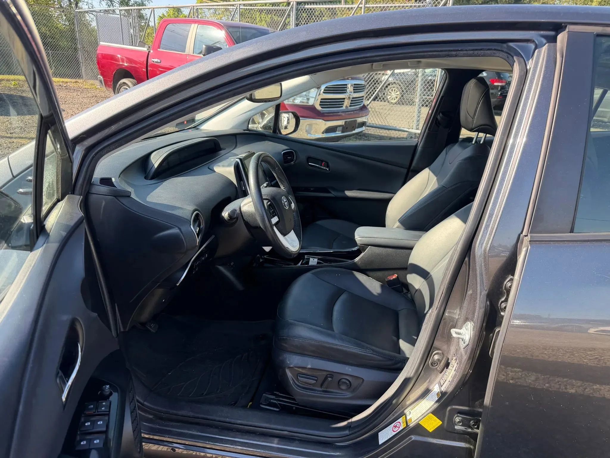 Used 2018 Toyota Prius Four w/ Advanced Technology Package FWD image 22