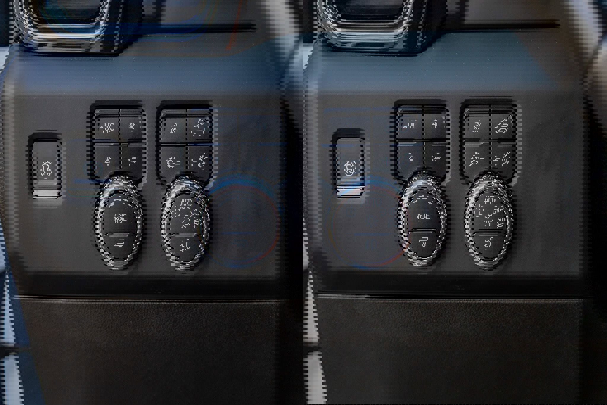 Used 2024 GMC Sierra 3500 Denali Ultimate image 22