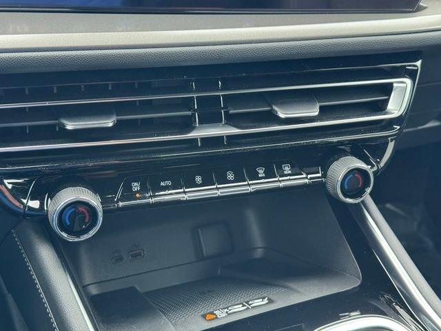 New 2026 Chevrolet Traverse LT w/ Sun and Wheel Package image 14